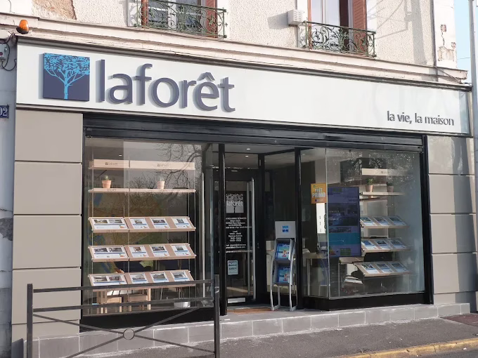 Devanture de l'agence Laforêt à Draveil
